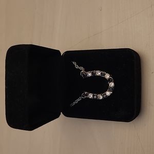 NIB Horseshoe Pendent Genuine Saffire Necklace